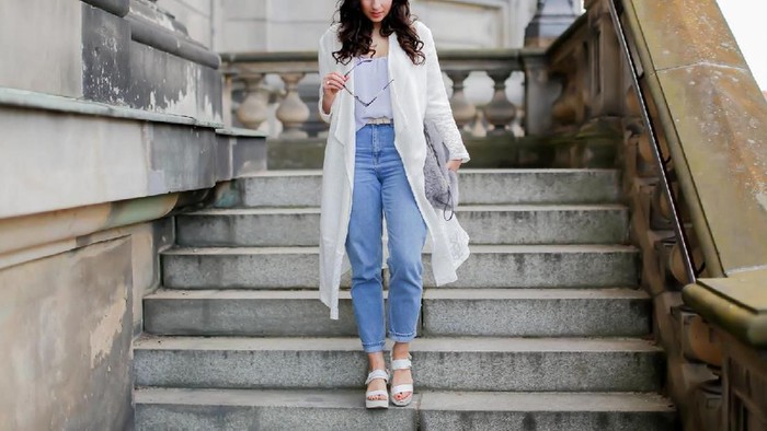 Pilihan Sepatu Nyaman yang Bisa Membuatmu Tampil Stylish Saat Liburan