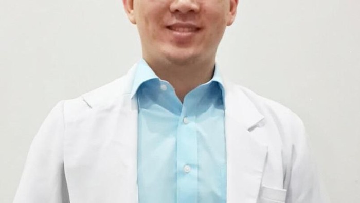 Dokter Frendy Winardi: 