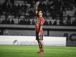Rumor Transfer: Istri Beri Sinyal Kepindahan Irfan Bachdim?