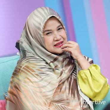 Saat Pandemi Corona, Cici Tegal Rajin Bagi-bagi Nasi Kotak