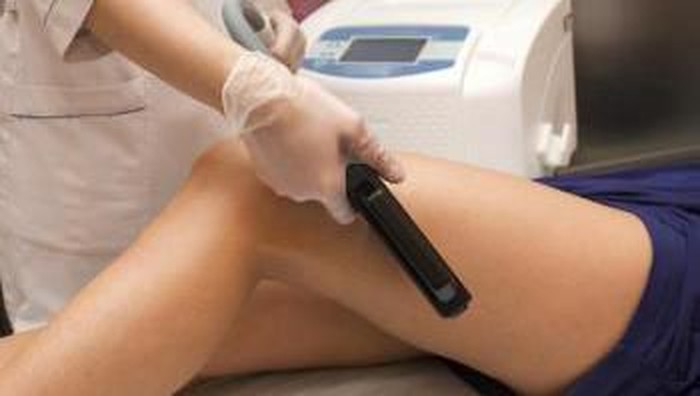 Perbedaan Metode Waxing dan Laser Hair Removal
