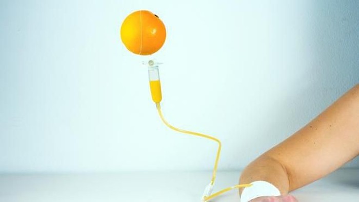 Cara Vitamin C Bekerja untuk Merawat Kulit