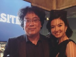 Eksis! Raline Shah Pesta Bareng Sutradara dan Pemain Parasite
