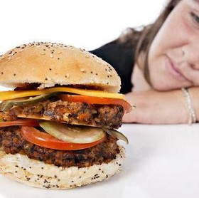 OMG! Ternyata, 10 Makanan Ini Bisa Bikin Wajah Kamu Terlihat Capek
