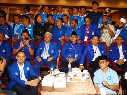 Mumtaz Rais Perekat Mertua dan Ayahanda