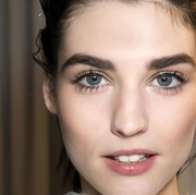 6 Kesalahan Eyebrow Makeup yang Paling Sering Dilakukan