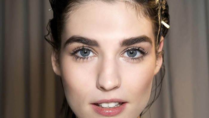 6 Kesalahan Eyebrow Makeup yang Paling Sering Dilakukan