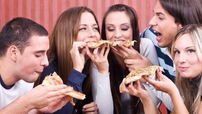 Cara Pintar Menyantap Pizza Tanpa Rasa Bersalah