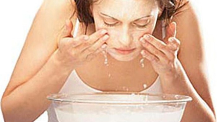 Cara Memakai Serum Wajah untuk Kulit Berjerawat