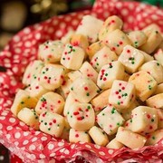 Resep Simple Funfetti Shortbread Bites, Cookies Mungil untuk Ramaikan Natal-mu
