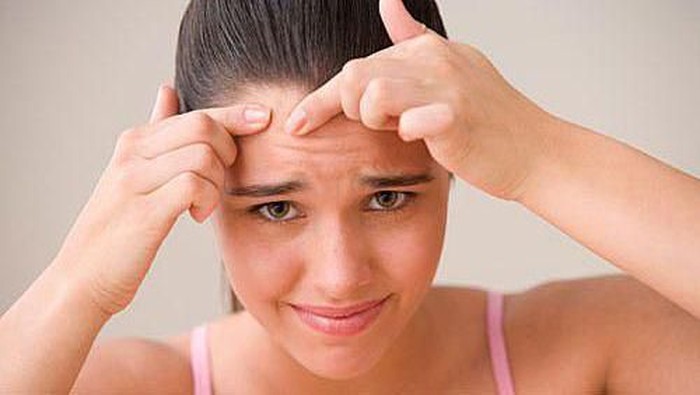 Cara Memilih Serum Wajah untuk Kulit Berjerawat