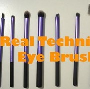 10 Peralatan Makeup yang Wajib Dimiliki