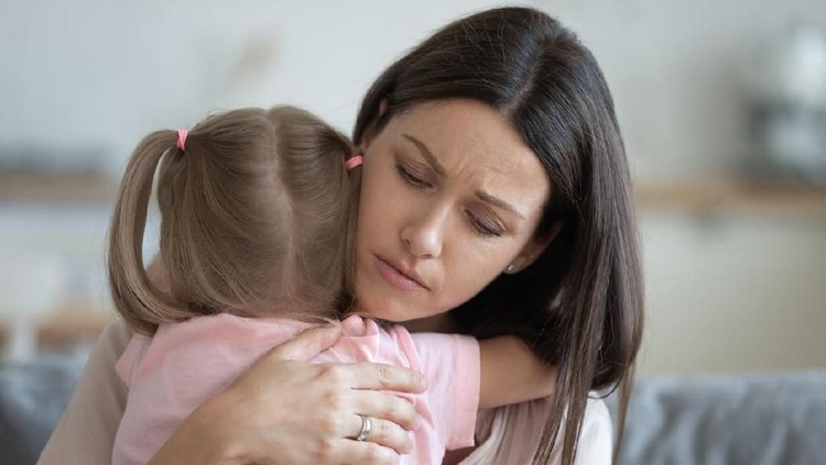 Bully tengah menjadi perhatian para orang tua. Bunda tentu tidak mau anak menjadi korban bullying. Nah, ini cara mendidik anak supaya tak jadi korban bullying.