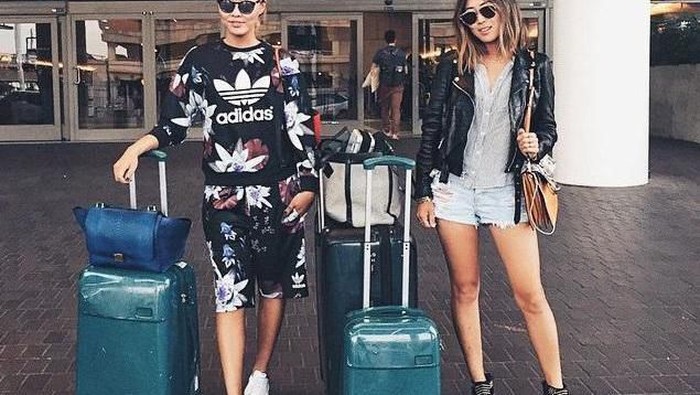 Outfit untuk Tampil Stylish Namun Tetap Nyaman Ketika Traveling Akhir Tahun
