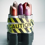 Hati-Hati, Kandungan Racun Berbahaya dalam Makeup
