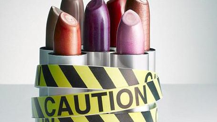 Hati-Hati, Kandungan Racun Berbahaya dalam Makeup