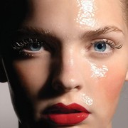 Pemilik Kulit Berminyak Harus Tahu Sebelum Gunakan Face Oil
