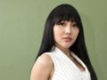 Aksi Lucinta Luna Kendarai Lumba-lumba Tuai Kecaman
