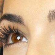 Tren Mendapatkan Bulu Mata Lentik dengan Eyelash Enhancer