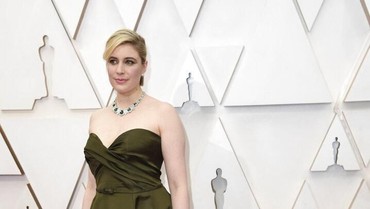img-title Greta Gerwig Ternyata Dilarang Ibunda Main Boneka Barbie Waktu Masih Kecil