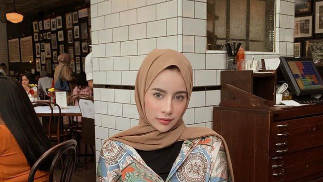 Aghnia Punjabi Minta Maaf Usai Dihujat gegara Ngiklan Pakai Foto Vidi Aldiano