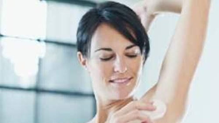 Manfaatkan Baking Soda dan Cuka untuk Mencegah Bau Badan