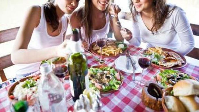 Tips untuk Tetap Menjaga Diet Saat Makan di Restoran
