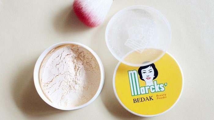 5 Rekomendasi Bedak Tabur Lokal Bagus untuk Kulit Berjerawat