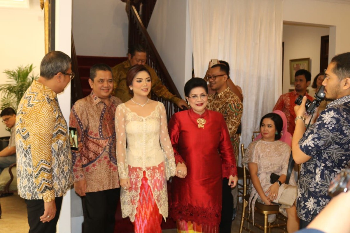 Putra Tutut Soeharto&comma; Danny Bimo Hendro Utomo atau lebih dikenal dengan nama Danny Rukmana akan segera melepas status lajangnya pada 15 Februari mendatang&period;