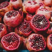 Manfaatkan Khasiat Pomegranate Melalui Produk Kecantikan Berikut