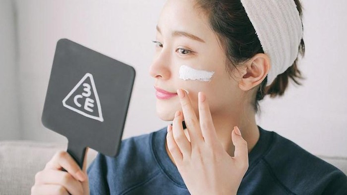 Pakai Sunblock Kok Kulit Jadi Bruntusan? Hmm.. Sunblock Apa Yang Aman di Kulit? Pakai Sunblock Kok Kulit Jadi Bruntusan? Hmm.. Sunblock Apa Yang Aman di Kulit?