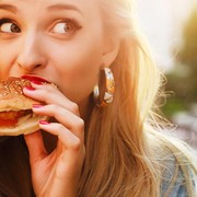 5 Cara Mengatur Pola Makan Agar Tetap Terlihat Awet Muda