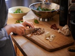 Tanpa Disadari Ada Segudang Manfaat Memasak di Rumah, Apa Saja?