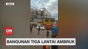 VIDEO: Bangunan 3 Lantai di Jakarta Timur Ambruk