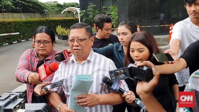 KPK mencecar Pelaksana Tugas (Plt) Bupati Tulungagung, Maryoto Birowod dengan 27 pertanyaan saat pemeriksaan pada Selasa (11/2).