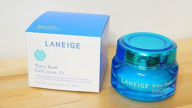 Eye gel cream. Laneige Water Bank Eye Gel. Дневной крем Laneige. Гель для глаз Хелли. Гель для глаз baitiqing Китай.