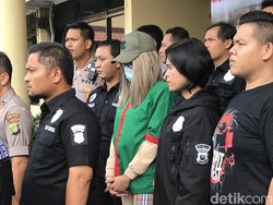 Polisi: KTP Lucinta Luna Perempuan, Paspornya Laki-laki