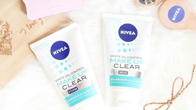 Produk Pembersih Wajah untuk Kulit Berminyak dari NIVEA