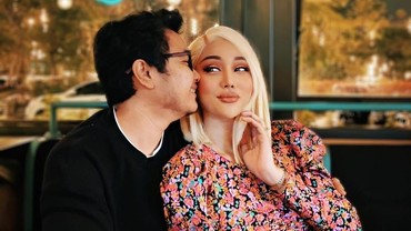img-title Lucinta Luna 'Menghilang', Abash Pergi ke Turki Bareng Wanita Lain