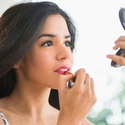 Inilah Trik dan Mitos dalam Ber-Makeup yang Meyesatkan