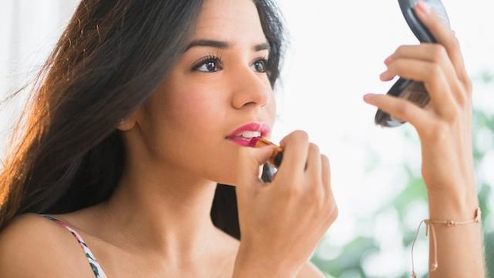 Inilah Trik dan Mitos dalam Ber-Makeup yang Meyesatkan