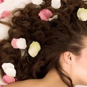 Ingin Rambutmu Wangi Sepanjang Hari? Lakukan Cara Ini!