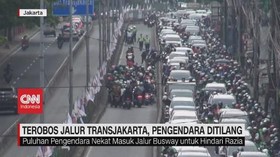VIDEO: Terobos Jalur Transjakarta, Pengendara Ditilang