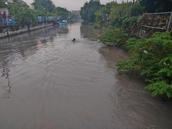 Mandi di Sungai Saat Hujan, Tiga Siswa SMP di Sidoarjo Hilang Terseret Arus