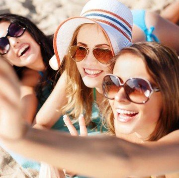 Produk Makeup Wajib untuk Pergi ke Pantai