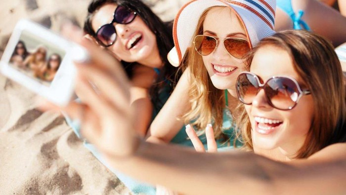 Produk Makeup Wajib untuk Pergi ke Pantai