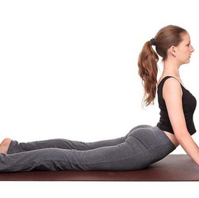 Hanya dengan Gerakan Yoga Simple Ini, Payudaramu Bisa Kencang dan Naik!