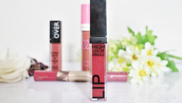 Eternally Matte High Color Lip Smoothie: Lipstick Matte Lokal Bagus dengan Harga Murah