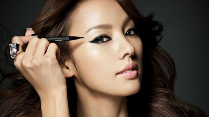 Ini Alasan Korea Punya Produk Eyeliner Terbaik Sedunia (Plus Rekomendasi Produk!)