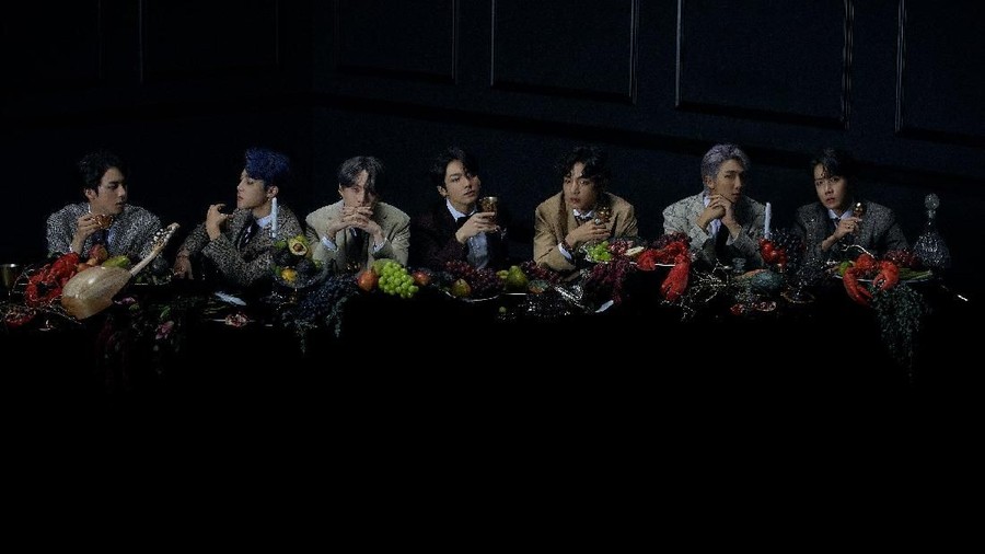 Beragam teori dari ARMY di album terbaru milik BTS, Map of the Soul: 7, usai BTS merilis daftar lengkap lagu yang ada di album terbarunya.